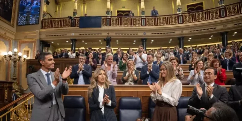 Parlamento español hunde plan de vivienda y Sánchez enfrenta presión electoral