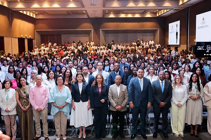 Pobreza monetaria baja a 14.58 % en el primer semestre de 2026, según Supérate