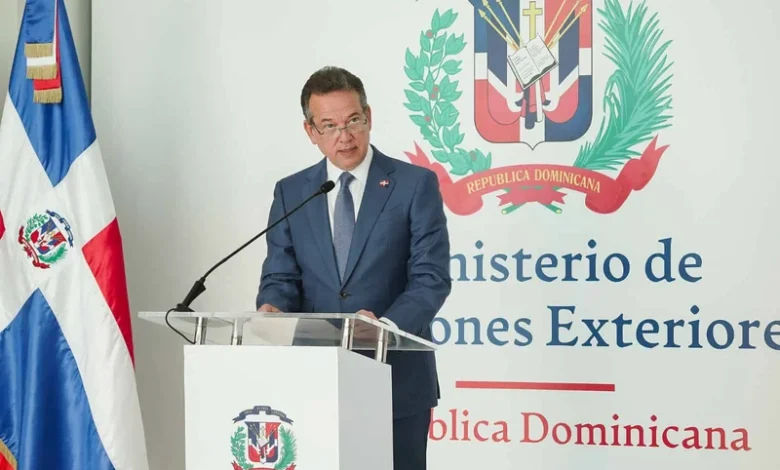Canciller Bisonó lleva a Canadá agenda de comercio e inversión con respaldo empresarial