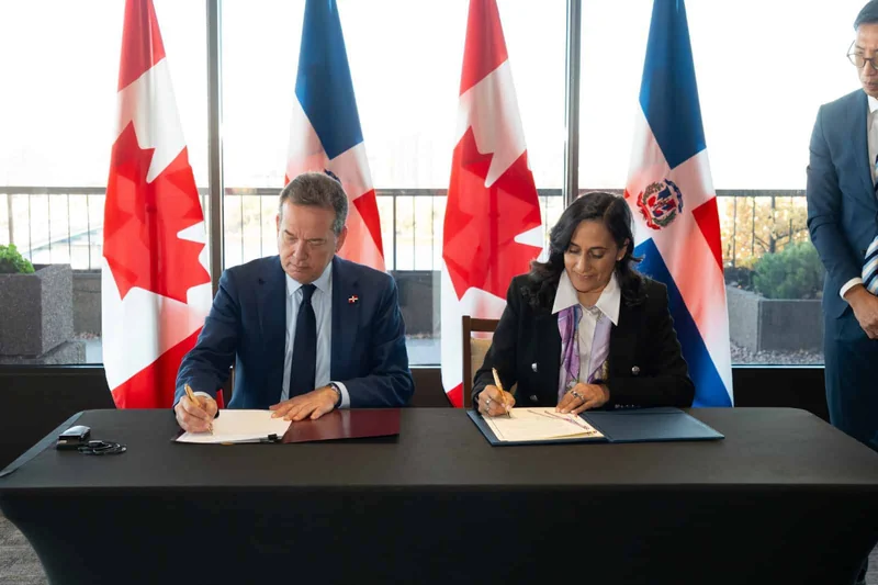 Canciller Bisonó presenta en Canadá ventajas logísticas de RD para atraer inversión