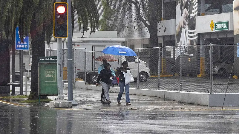 COE mantiene alerta verde en cinco provincias por lluvias: qué debe saber para protegerse