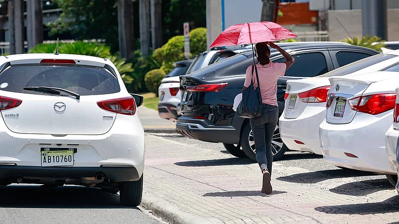 Indomet advierte calor de hasta 35 °C este sábado y lluvias dispersas en Barahona y Azua
