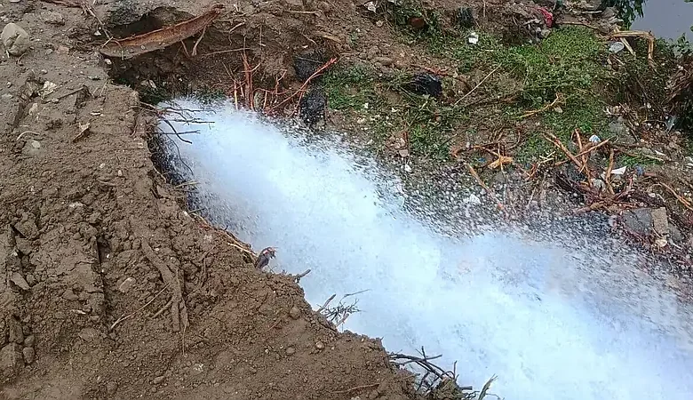 Avería en acueducto Haina-Manoguayabo deja escapar miles de galones de agua