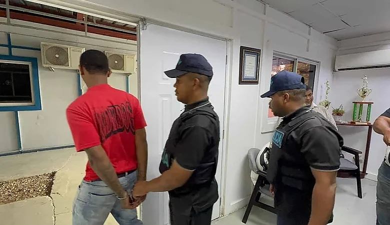 Luciano Mendoza Santos se entrega por asalto a regidor de Villa González