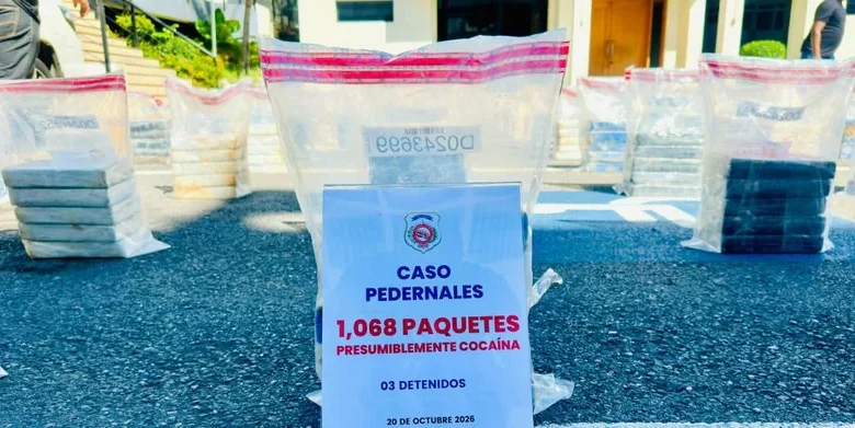 DNCD ocupa 1,068 paquetes de cocaína cerca de isla Beata y detiene a tres colombianos