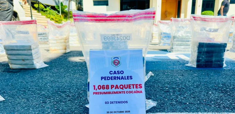 DNCD ocupa 1,068 paquetes de cocaína cerca de isla Beata y detiene a tres colombianos