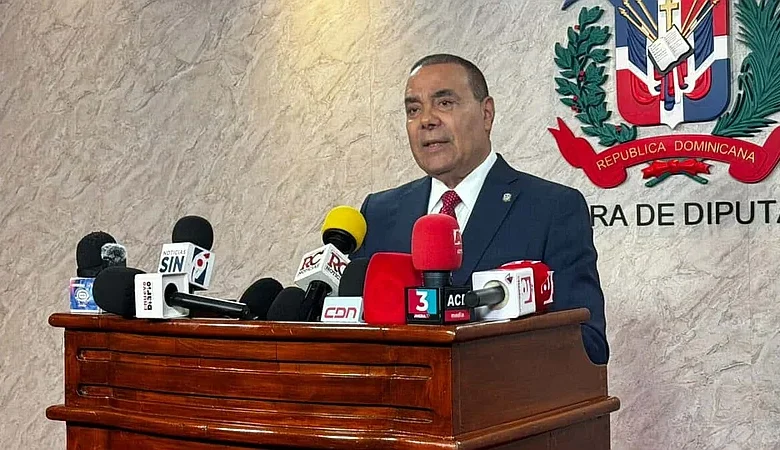 Proyecto de ley busca aliviar deudas de tarjetas: ¿qué deben saber los usuarios?