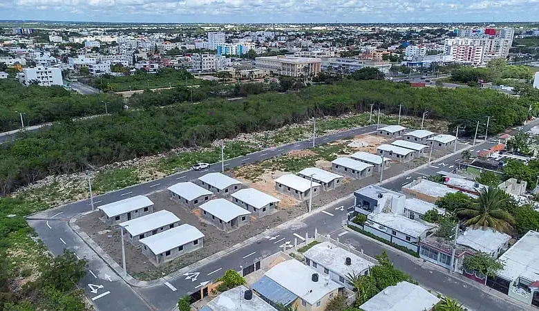 Central Romana entrega 16 viviendas más a empleados en La Romana