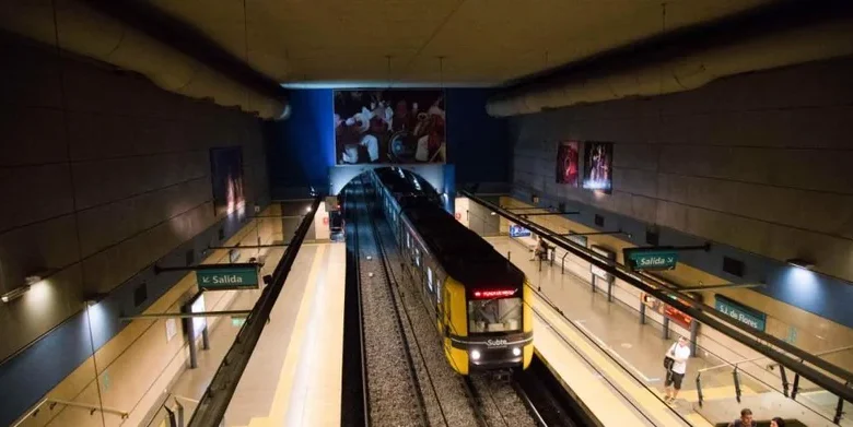 Paro sorpresivo en el metro de Buenos Aires deja sin servicio a 800,000 pasajeros