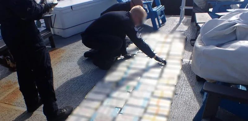Guardia Costera de EE.UU. intercepta lancha con 489 libras de cocaína; dos dominicanos detenidos
