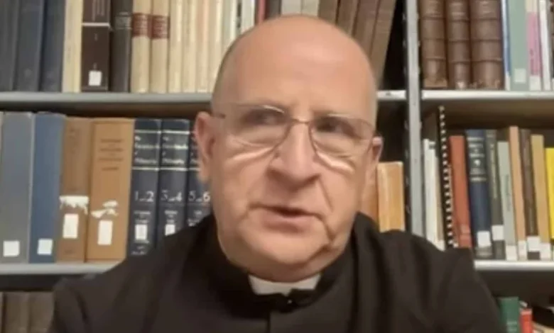 Exorcista Chad Ripperger deja redes y conferencias por un año: qué significa para los fieles