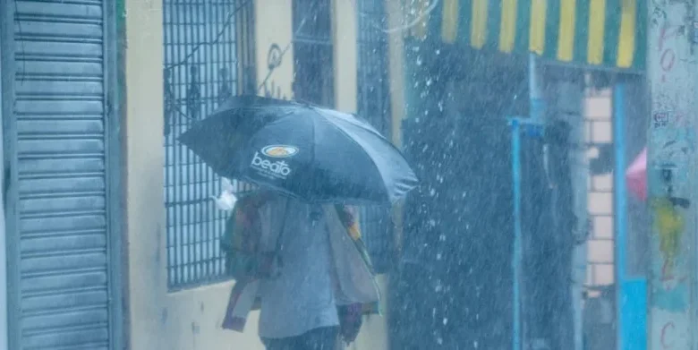 Calor y aguaceros este miércoles: alerta por inundaciones en cinco provincias