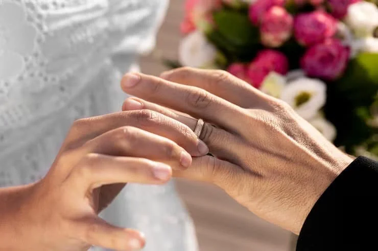Fiscalía de Boston acusa a seis por red de matrimonios falsos; dominicana usaba ganancias para comprar propiedades en RD