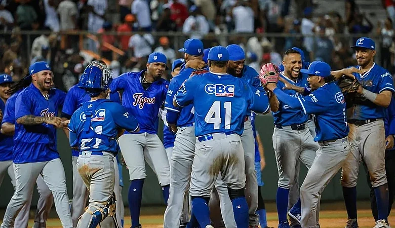 Siete brazos del Licey silencian a los Toros con blanqueada sin hit
