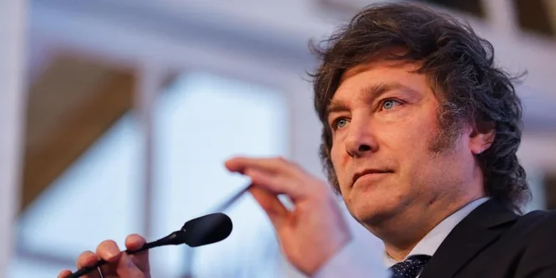 Miles insulta a Sánchez y llama "zurdos" a sus críticos en plena precampaña española