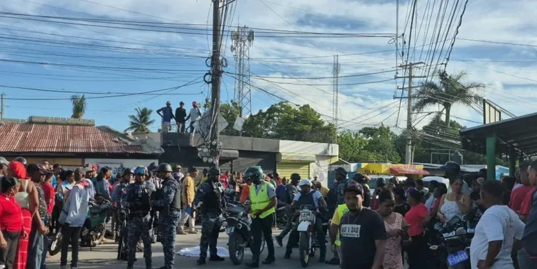 Camión cisterna de Inapa mata niña de 6 años en Villa Central, Barahona