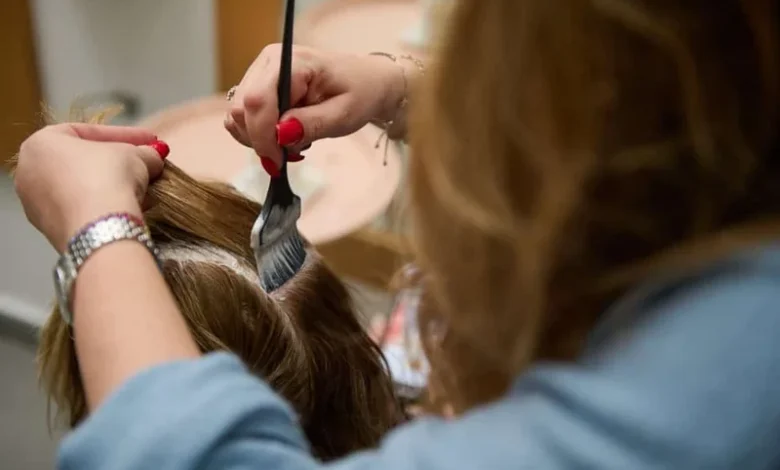 Lo que debe saber: UE prohíbe 15 químicos en cosméticos que aún se venden en EE. UU.