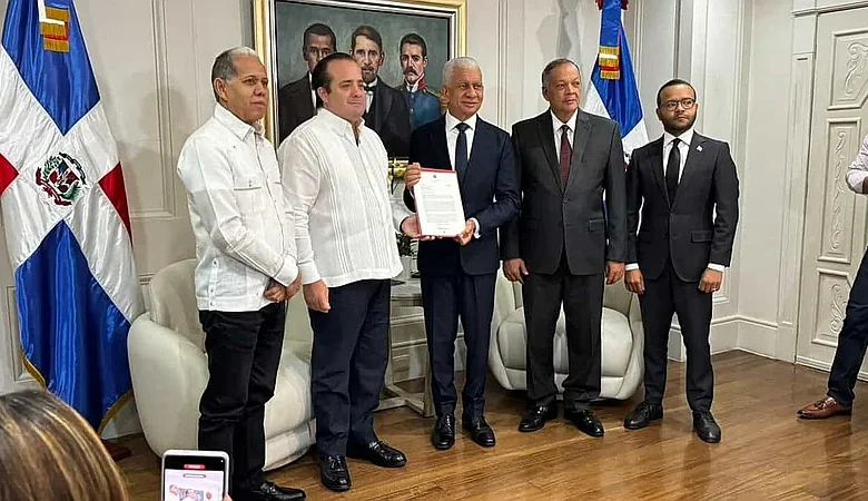 Nuevo plan de ordenamiento territorial exigirá agua y drenaje antes de construir residenciales