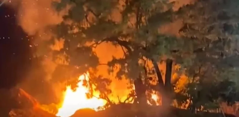 Incendio criminal consume el emblemático restaurante Las Dunas en Baní