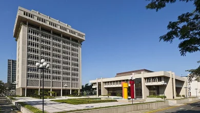 Gastar dinero ajeno depositado por error: un delito que puede costar cárcel, según experto
