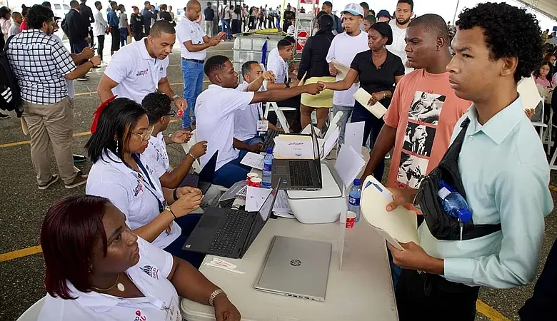 Feria de empleo juvenil ofrece 1,300 vacantes y becas este 23 y 24 de octubre