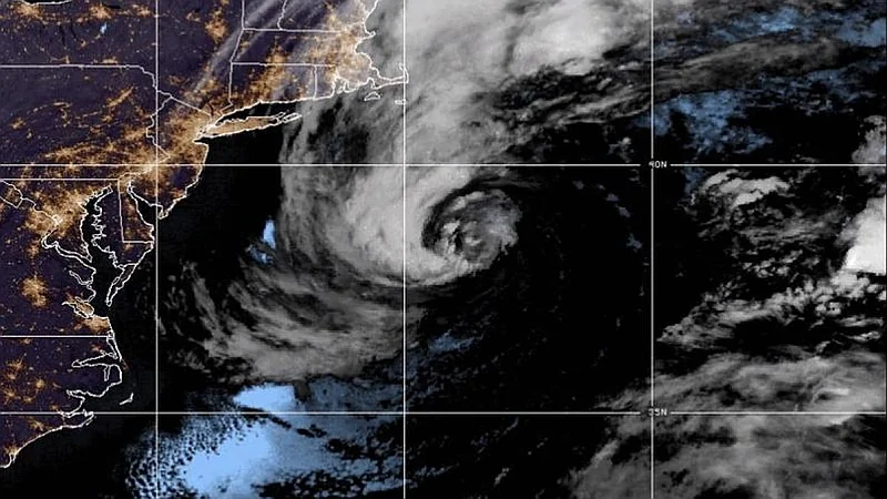 Josephine azota la costa este de EE. UU. con inundaciones y vientos de 100 km/h