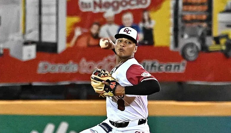 Roldy Brito, el prospecto bonaense que brilla en Gigantes del Cibao y sueña con Grandes Ligas