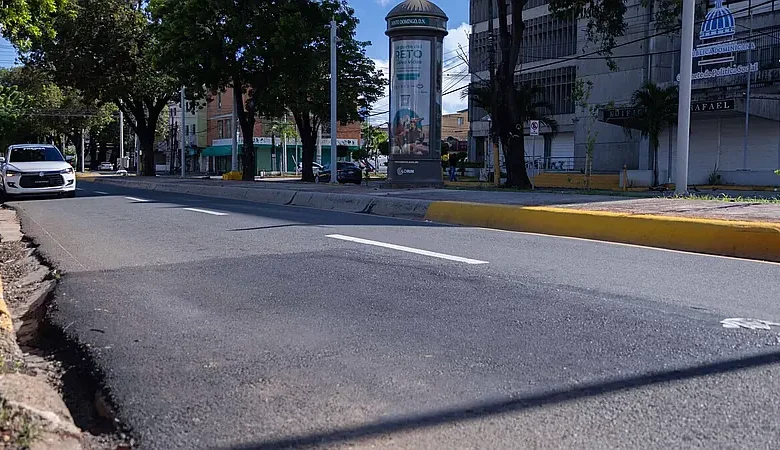 Respuesta a reclamos ciudadanos: Obras Públicas y Alcaldía del DN corrigen hoyos y fugas de agua