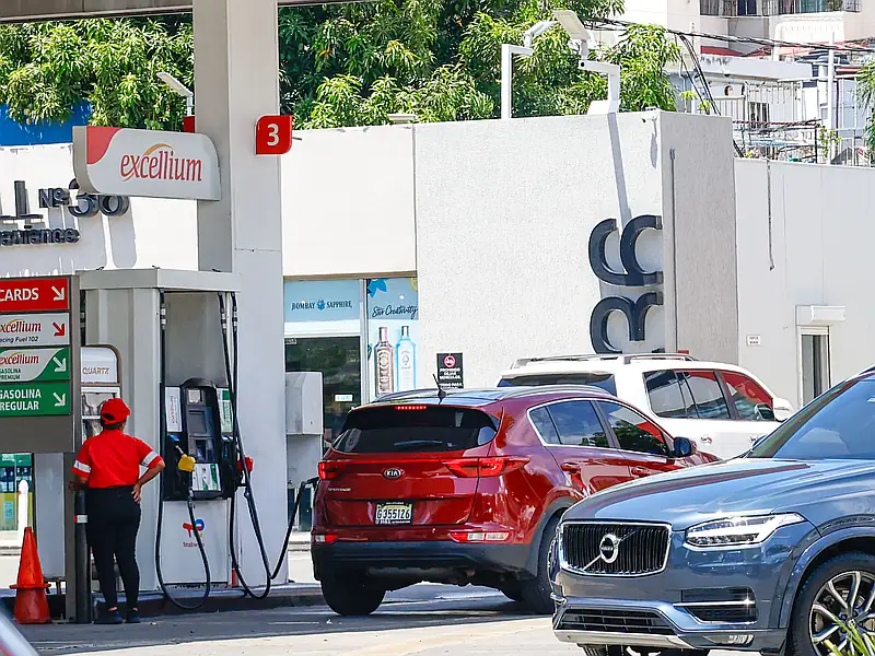 Gobierno mantiene subsidios a combustibles para evitar alzas a consumidores, según Hacienda
