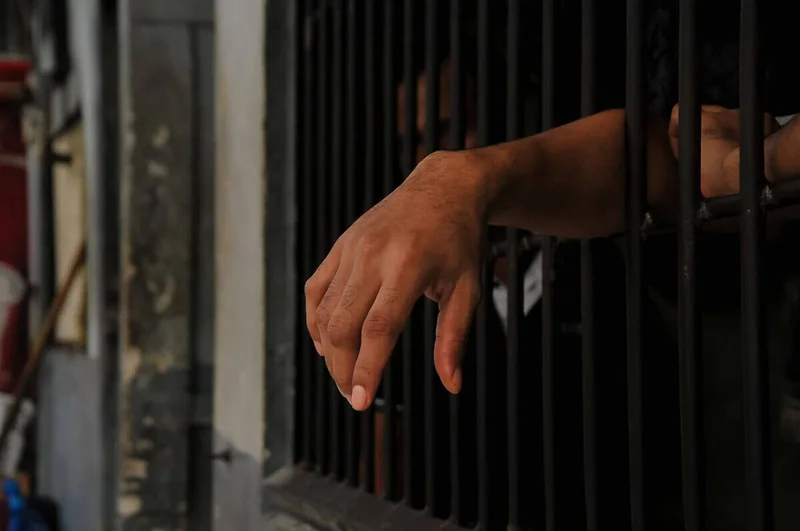 Justicia ordena reingreso a prisión de condenado por ataque con ácido en Santiago