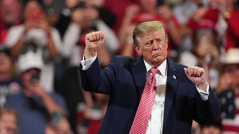 Trump dice que buques de EE.UU. 'pasarán' por Cuba tras la guerra en Irán y que Rubio cerrará el acuerdo