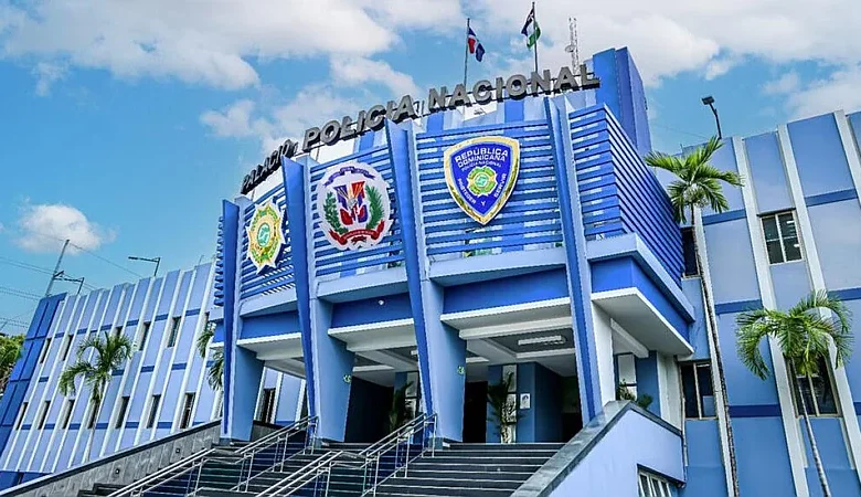 Policía pide entregarse a dos buscados por homicidio en Santo Domingo Oeste