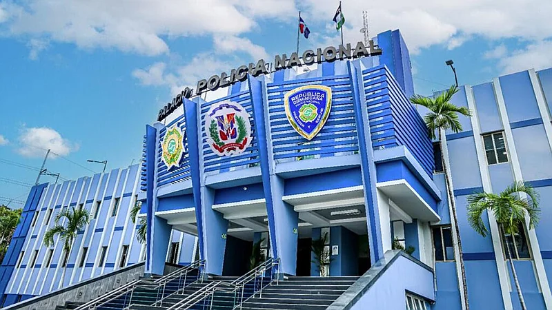 Policía pide entregarse a dos buscados por homicidio en Santo Domingo Oeste
