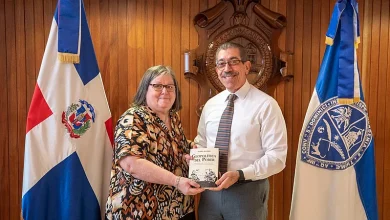 Rector UASD y experta en educación indígena abordan retos de la educación superior