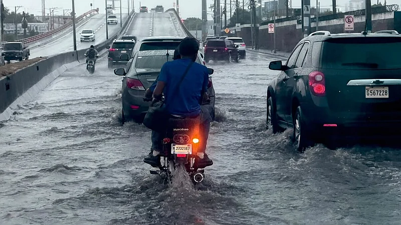 COE alerta verde en cinco provincias y el Distrito Nacional por vaguada: recomendaciones para evitar riesgos