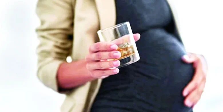 Alerta para embarazadas: 52% de pacientes en Maternidad de Los Mina consumió alcohol