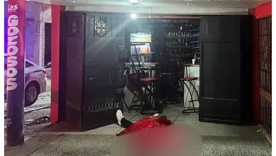 Investigan muerte de dos hombres en negocio de Los Frailes; llaman a resolver conflictos sin violencia