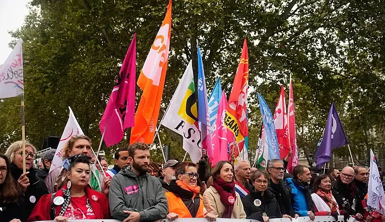 Francia blindará París con 70.000 agentes y cerrará museos ante nuevas protestas