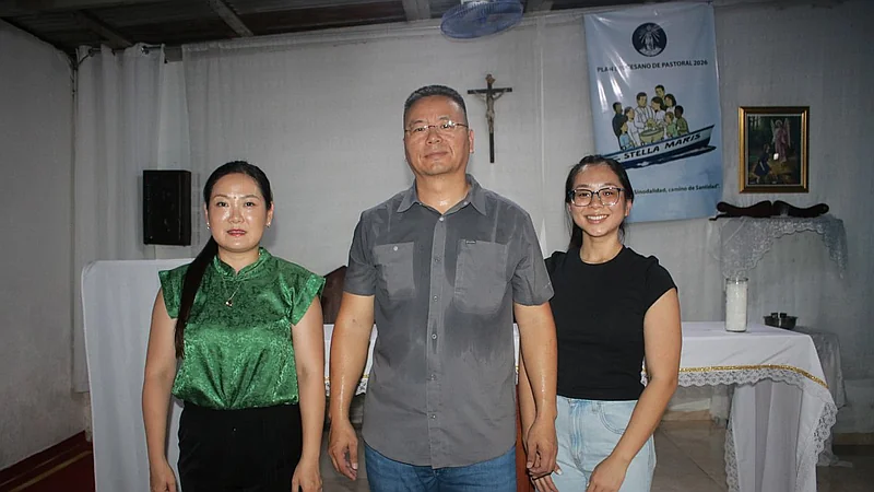 Donaciones de Cámara de Comercio de Fujian benefician a iglesias de San Antonio de Guerra