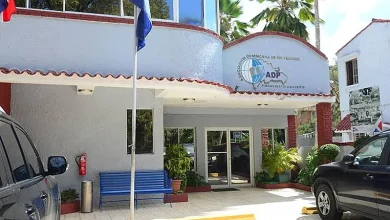 Fundador de ADP alerta que excluir a docentes privados pondría en riesgo su personería jurídica