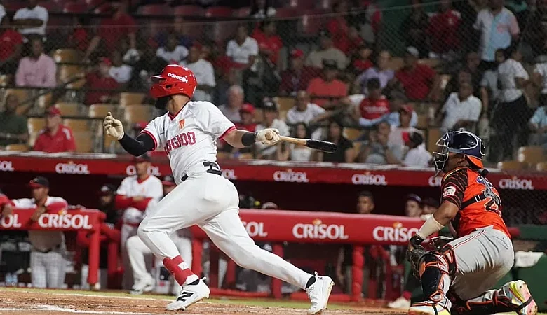 Escogido blanquea 2-0 a los Toros con pitcheo hermético y sencillo clave de Guzmán