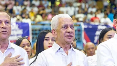 Senador Ricardo de los Santos juramenta respaldo del sector construcción a Carolina Mejía