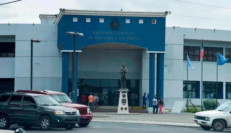 Migración refuerza control en cinco provincias fronterizas y exige registro biométrico en mercados binacionales