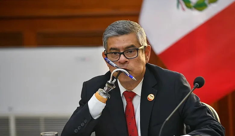 Luis Galarreta: el líder peruano que convirtió su prótesis en símbolo contra la corrupción