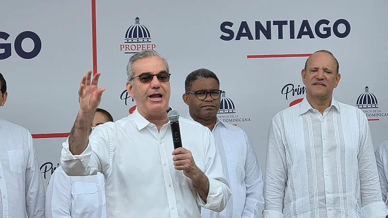 Gobierno lleva servicios sociales a Santiago con jornadas Primero Tú