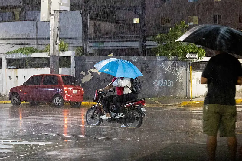 Minerd suspende docencia este martes en escuelas vulnerables de Barahona y otras provincias en alerta amarilla