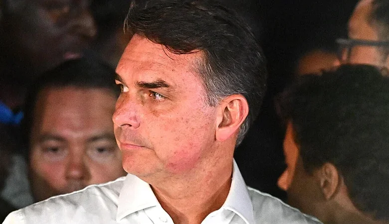 Partido de Flávio Bolsonaro reconoce triunfo de Lula y pide aclarar cuestionamientos
