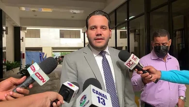 Tres legisladores dejan sus partidos en 2026: dos siguen como independientes y uno se pasa al PRM