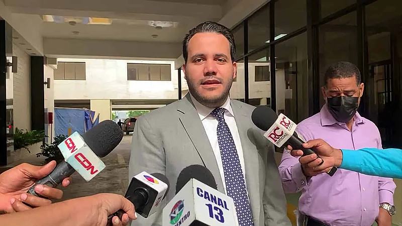 Tres legisladores dejan sus partidos en 2026: dos siguen como independientes y uno se pasa al PRM