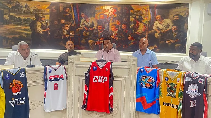 Los Alcarrizos abre su torneo de baloncesto superior con ocho equipos y dos partidos inaugurales